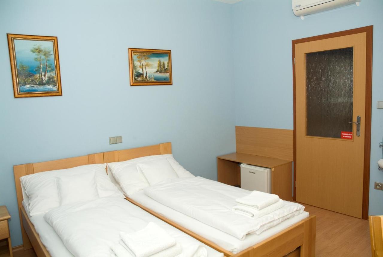 Penzion U Splavu Breclav Exterior photo
